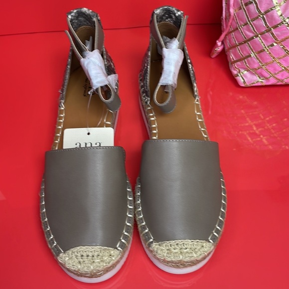 SHOES A.N.A anew aproach - Picture 3 of 16